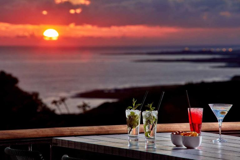 The Sunset Bar, expert mixologists and chic cocktails